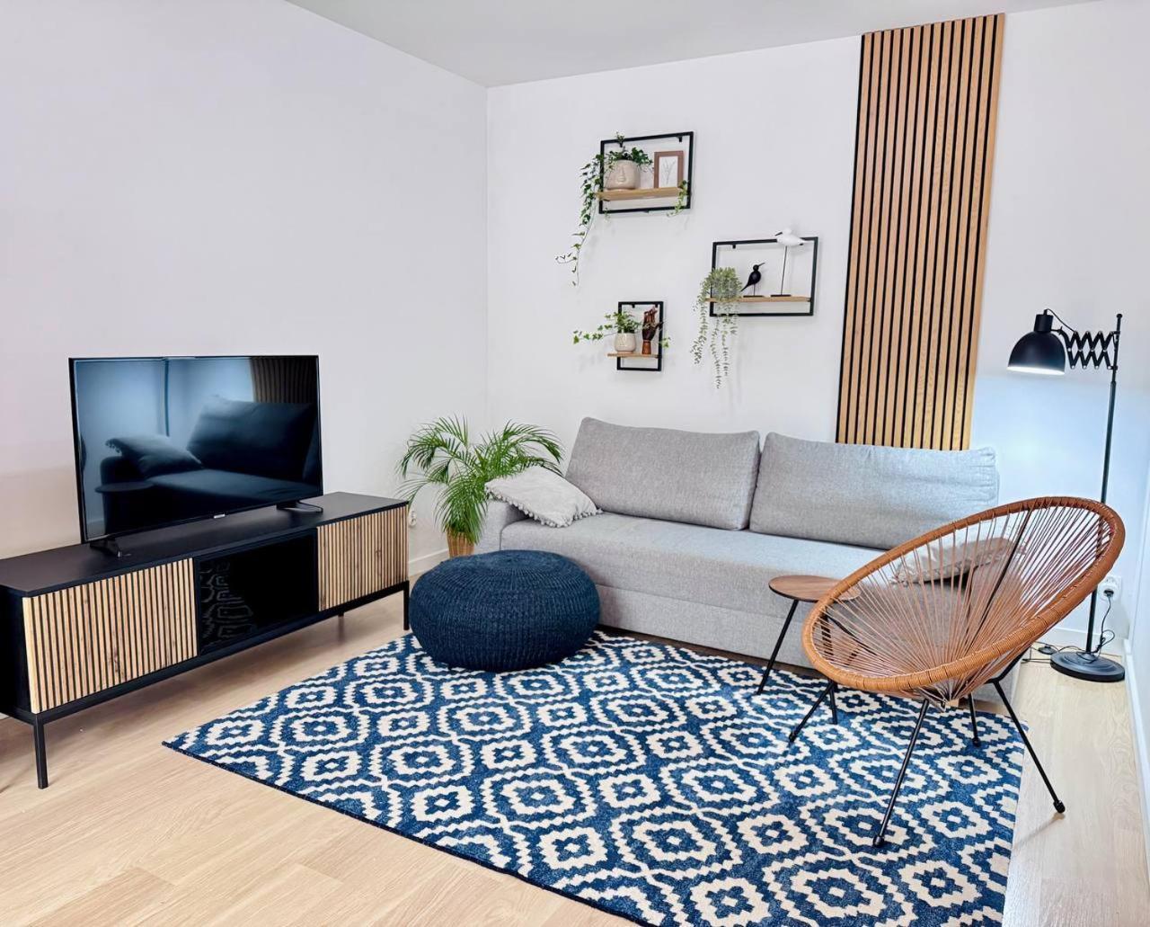 C- Home4U - Apartment With A City View Close To Aquapark, Parking In Secured Area Kraków Eksteriør billede